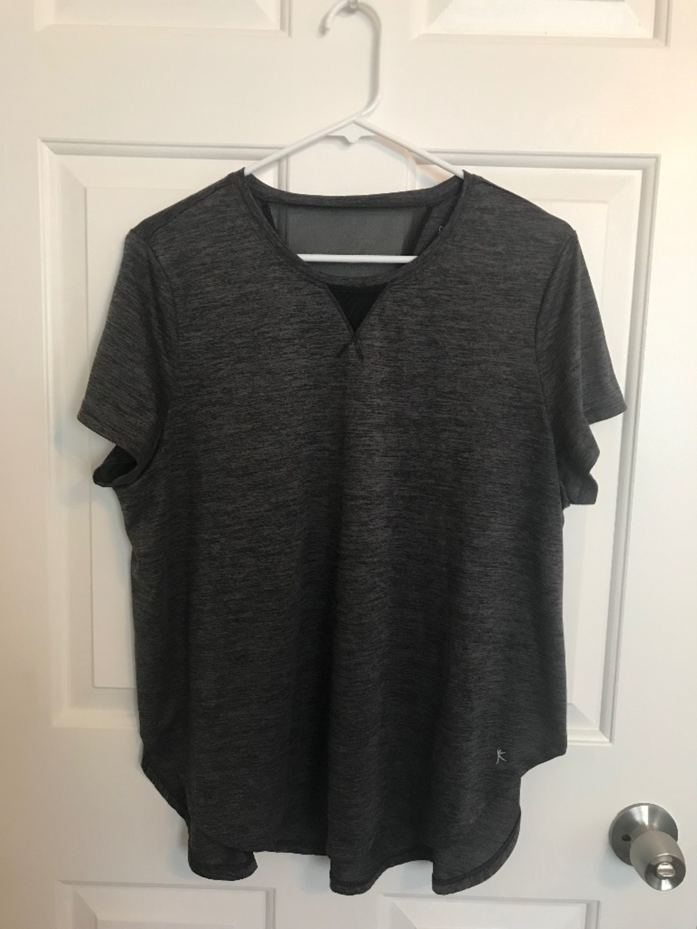 Danskin Now Drimore Mesh Insert Side Overlap Hi-Low Hem Tee Size XL Grey Black